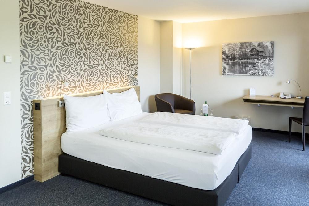 Aarau West Swiss Quality Hotel Oberentfelden Екстер'єр фото